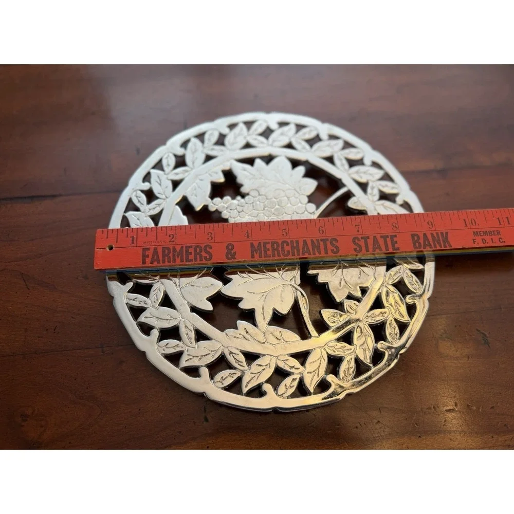 Vintage Italy Taunton Silver Plate Medallion Grapevine Footed Pot Holder Trivet